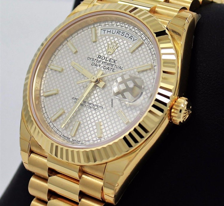 Rolex Day-date 40 President Day-date 228238 18k Yellow Gold Silver Motif Dial