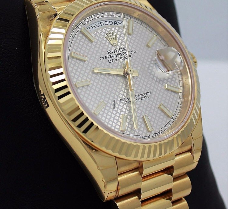 Rolex Day-date 40 President Day-date 228238 18k Yellow Gold Silver Motif Dial