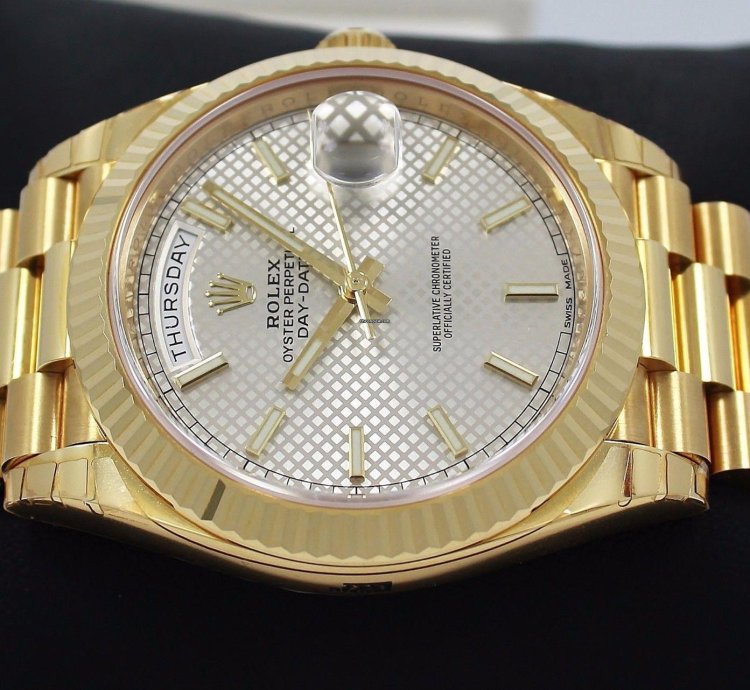 Rolex Day-date 40 President Day-date 228238 18k Yellow Gold Silver Motif Dial