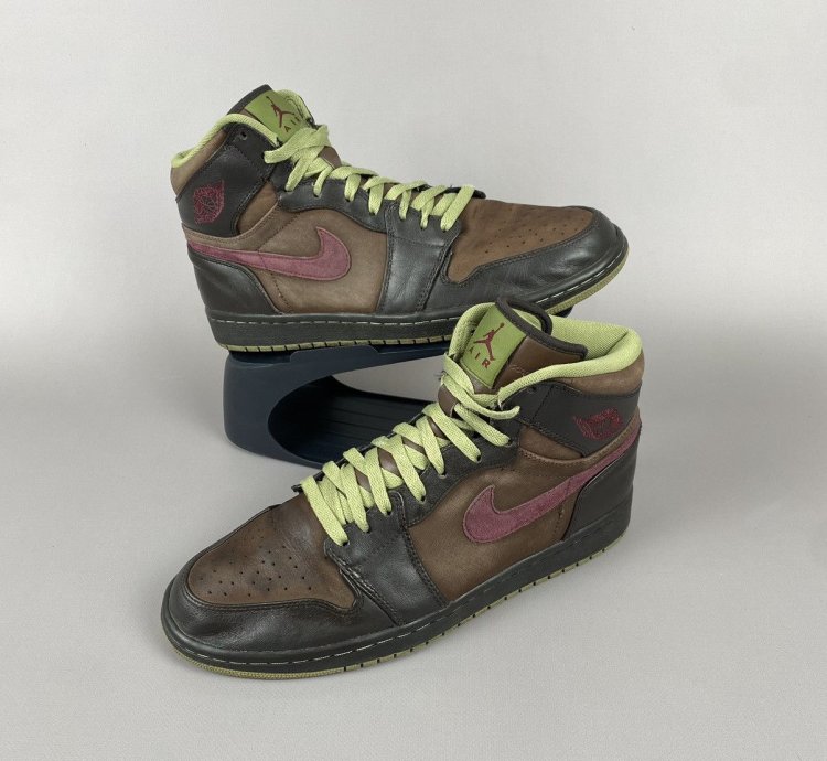 2010 Nike Air Jordan 1 Retro High Og Velvet Brown Garnet