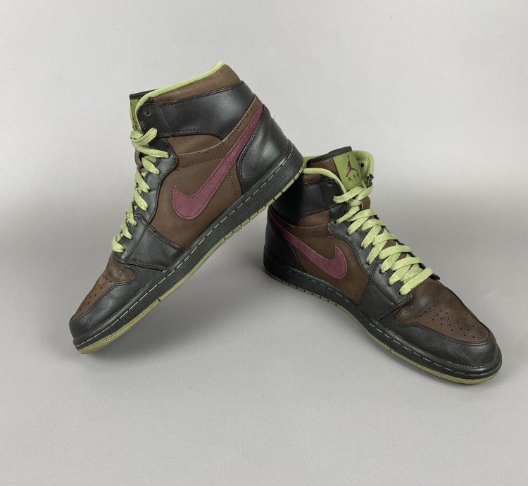 2010 Nike Air Jordan 1 Retro High Og Velvet Brown Garnet
