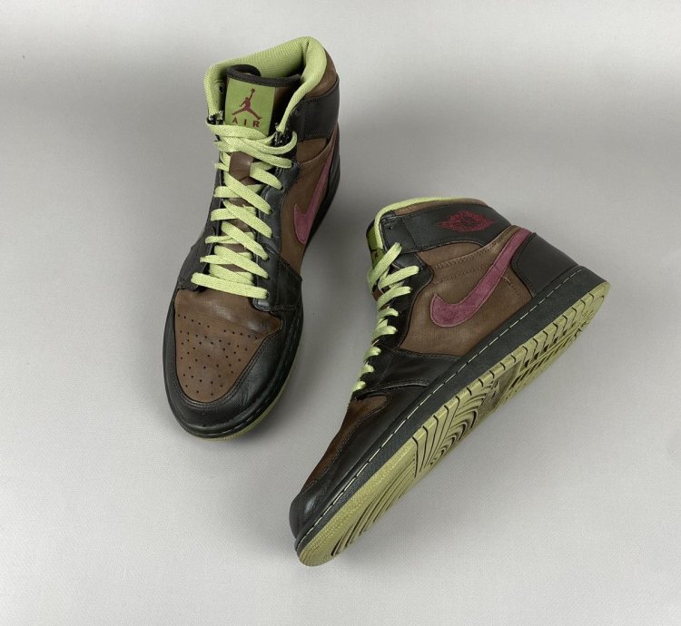 2010 Nike Air Jordan 1 Retro High Og Velvet Brown Garnet