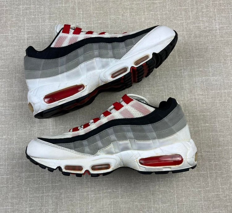2010 Nike Air Max 95 Comet Red