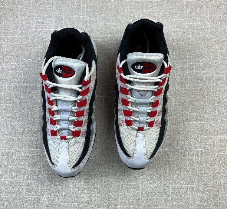 2010 Nike Air Max 95 Comet Red