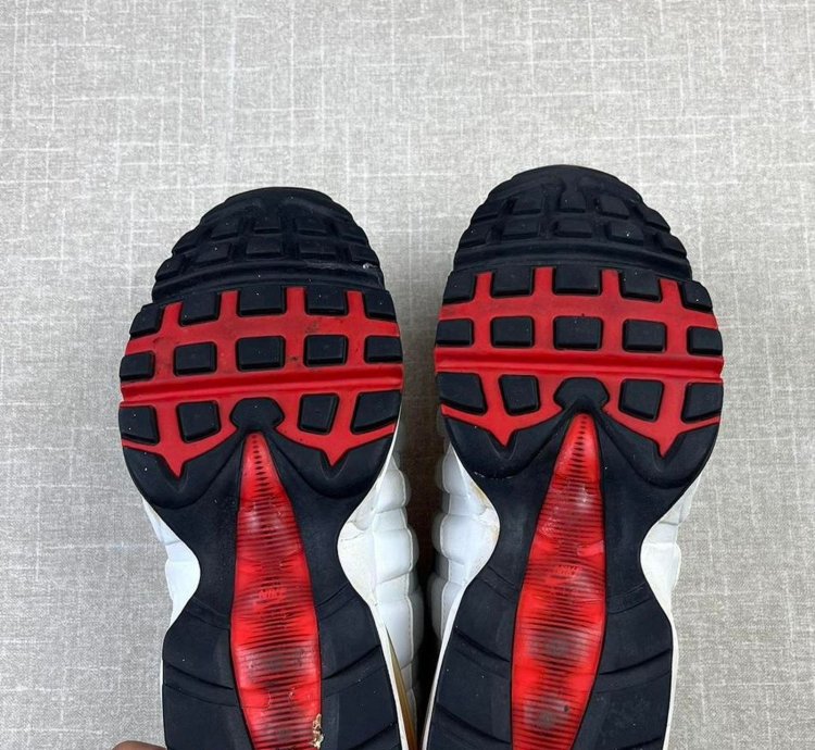 2010 Nike Air Max 95 Comet Red