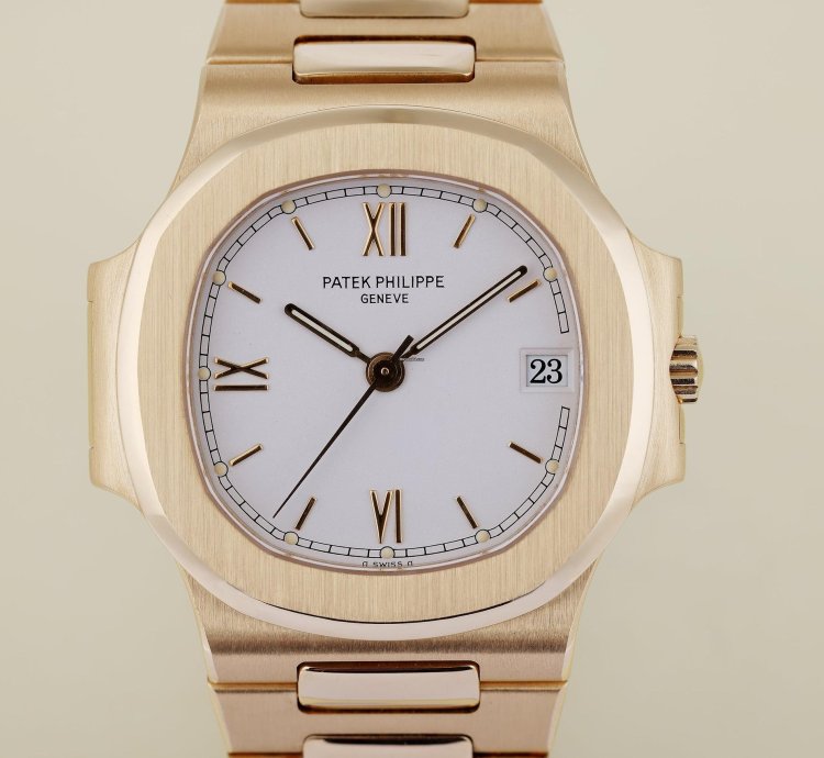 Patek Philippe Nautilus Ref 3800 1j White Dial - Baton And Roman Numerals 38mm 18k Yellow Gold