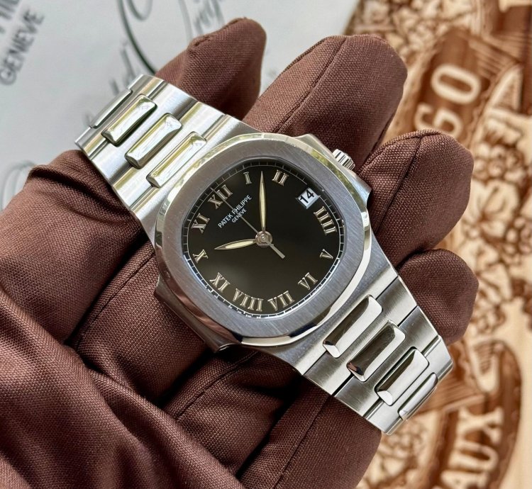 Patek Philippe Nautilus Ref 3800 Full Set Patek Service 2025 Black Roman Dial