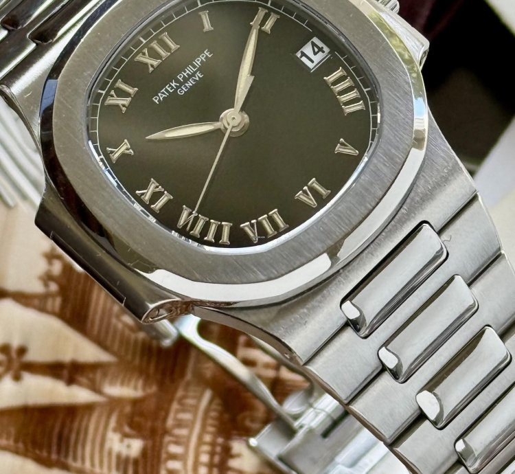 Patek Philippe Nautilus Ref 3800 Full Set Patek Service 2025 Black Roman Dial