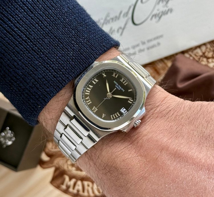 Patek Philippe Nautilus Ref 3800 Full Set Patek Service 2025 Black Roman Dial