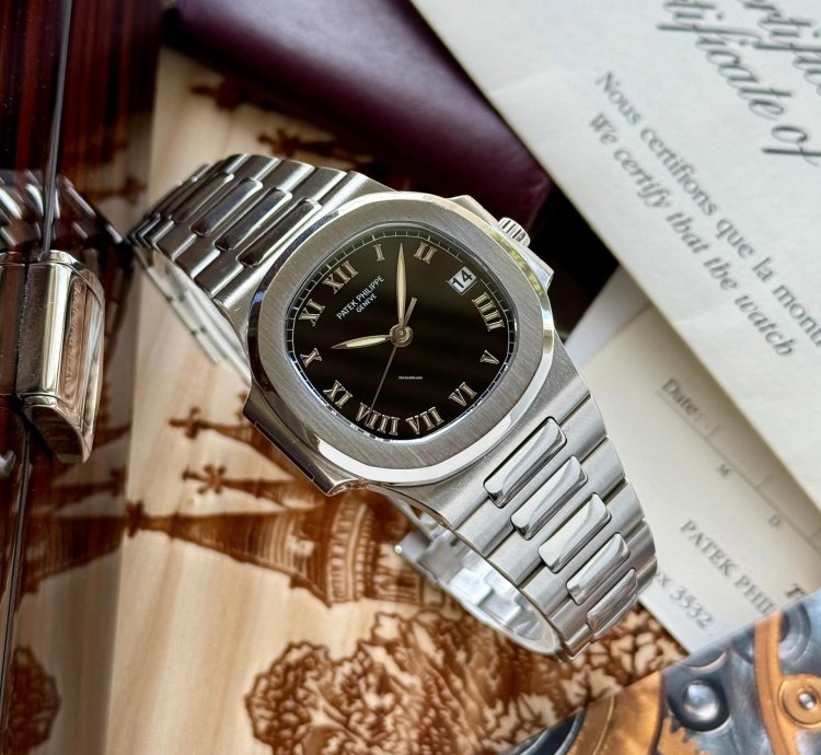 Patek Philippe Nautilus Ref 3800 Full Set Patek Service 2025 Black Roman Dial