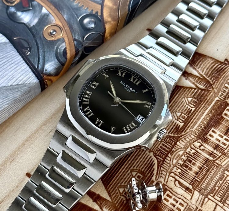 Patek Philippe Nautilus Ref 3800 Full Set Patek Service 2025 Black Roman Dial