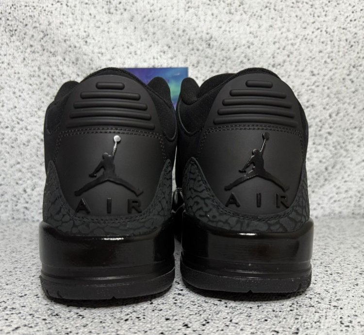 Jordan 3 Black Cat