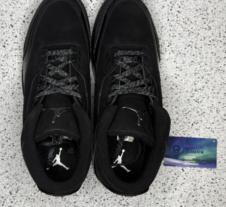 Jordan 3 Black Cat