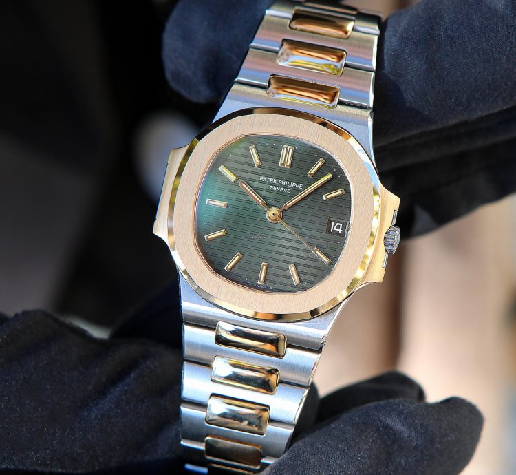 Patek Philippe Nautilus Ref 3800 Steel And Gold Amazing Green Patina Dial From Year 1982