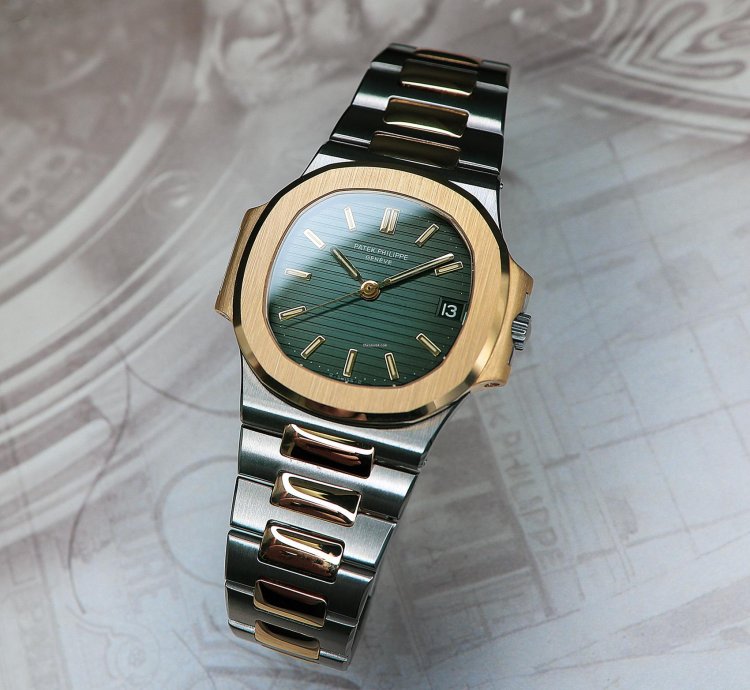 Patek Philippe Nautilus Ref 3800 Steel And Gold Amazing Green Patina Dial From Year 1982