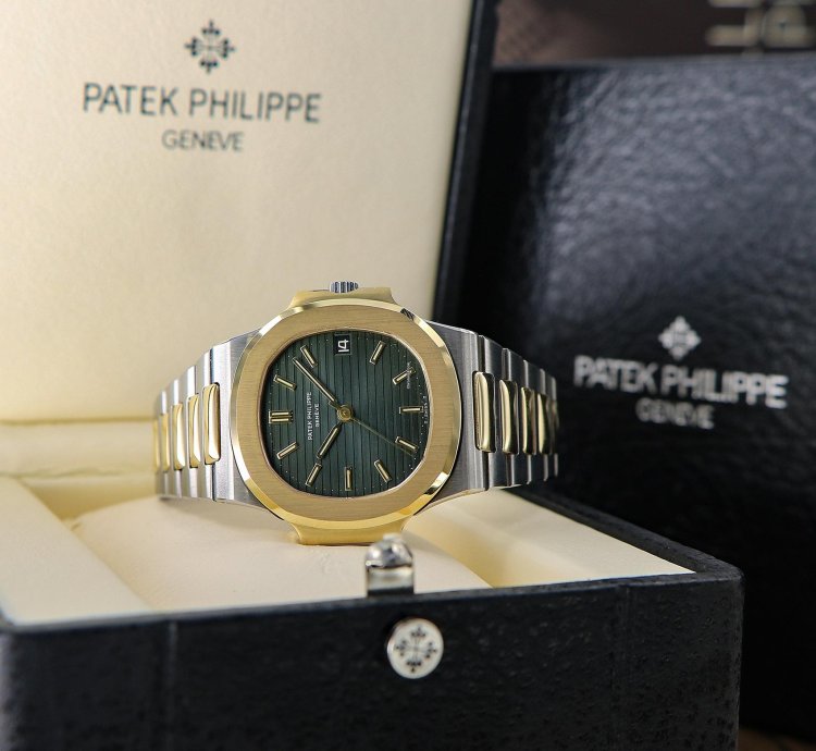 Patek Philippe Nautilus Ref 3800 Steel And Gold Amazing Green Patina Dial From Year 1982