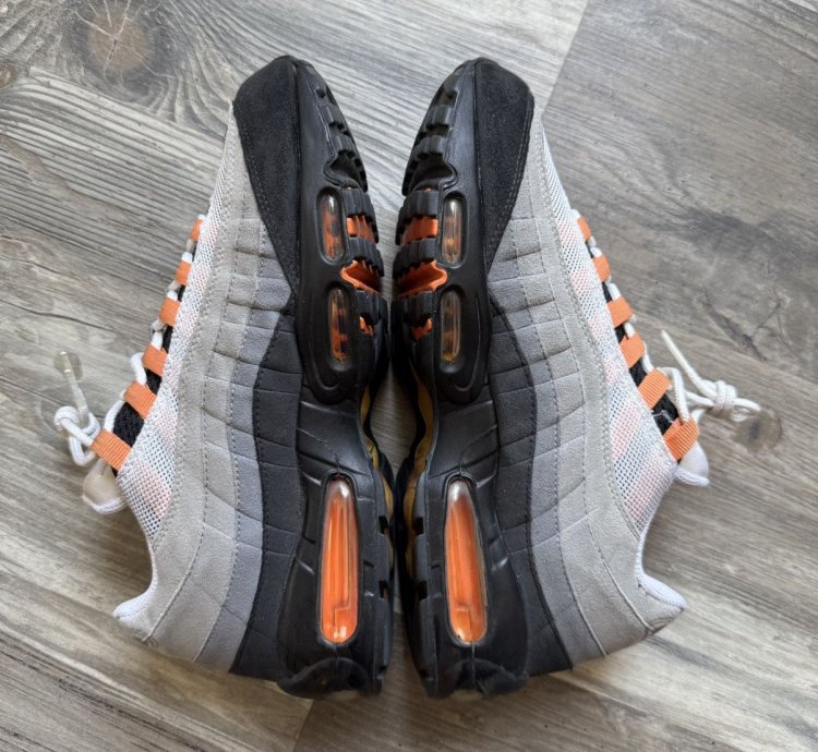 2011 Nike Air Max 95 Bright Mandarin