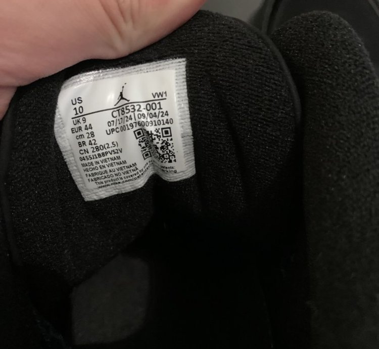 Jordan 3 Black Cat Size 10