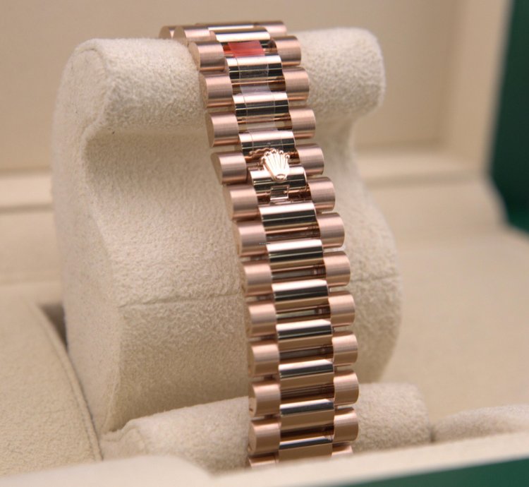 Rolex Day-date 40 Presidential Olive Rose Gold 228235 New Unworn Full Set