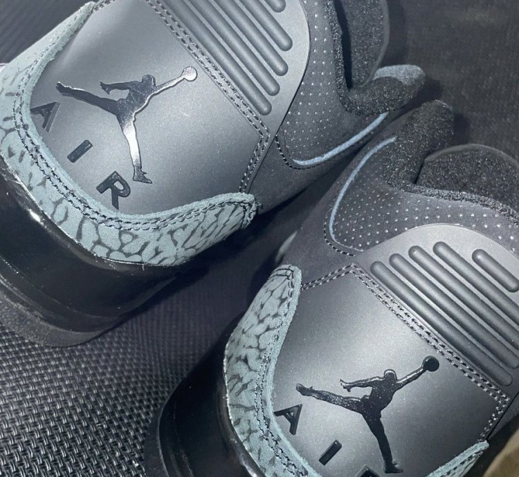 Jordan 3 Black Cats Size 10