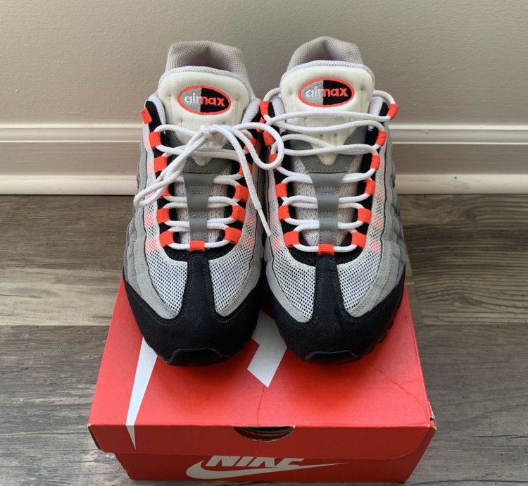 2011 Nike Air Max 95 Solar Red Size 9