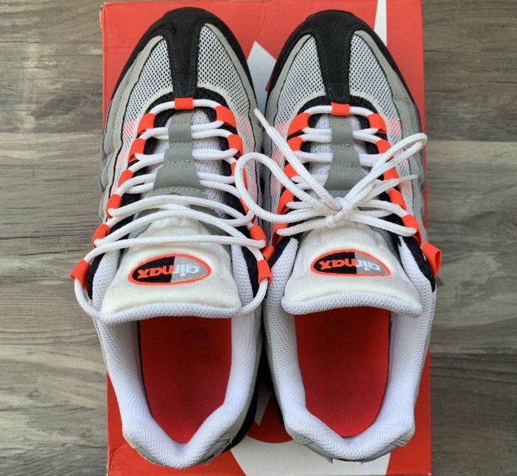 2011 Nike Air Max 95 Solar Red Size 9