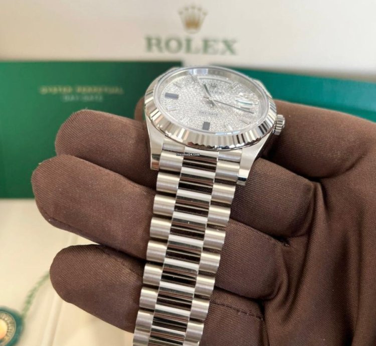 Rolex Day-date 40 Presidential Pave Diamond Dial Baguette Sapphire Diamonds
