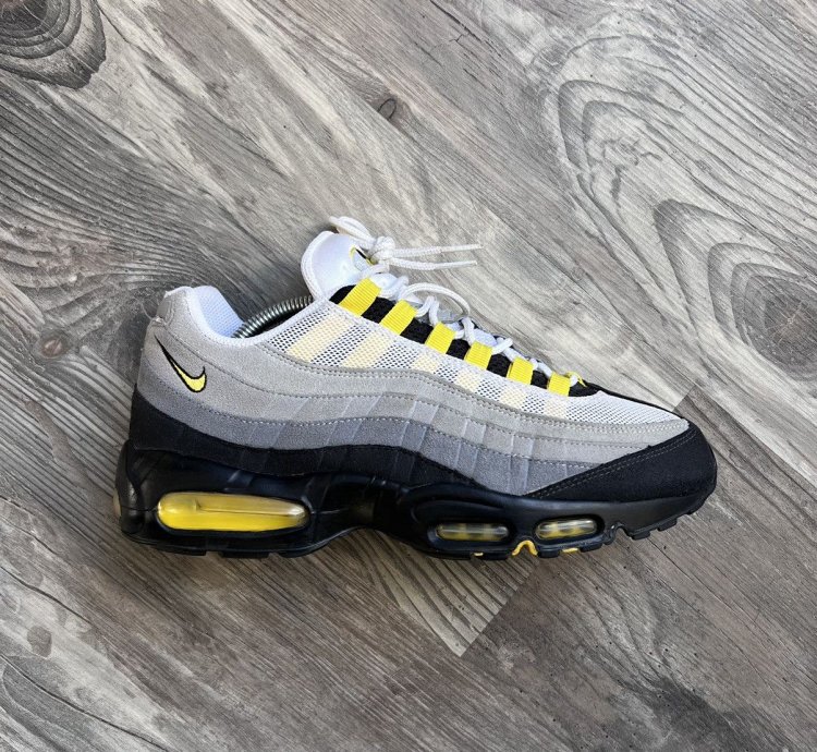 2011 Nike Air Max 95 Tour Yellow