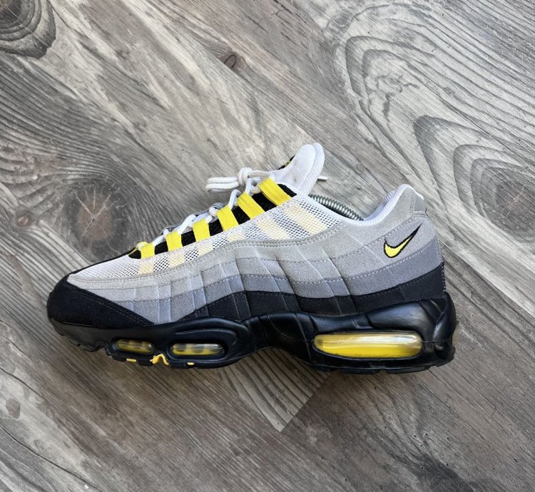 2011 Nike Air Max 95 Tour Yellow