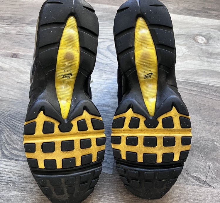 2011 Nike Air Max 95 Tour Yellow