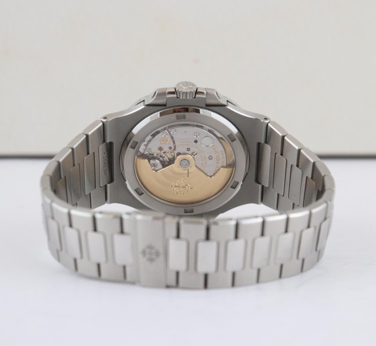 Patek Philippe Nautilus Ref 5711 1a-010 Super Full Set Really Like New Never Polished
