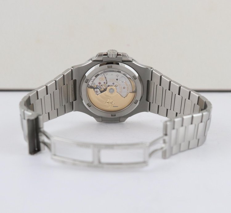Patek Philippe Nautilus Ref 5711 1a-010 Super Full Set Really Like New Never Polished