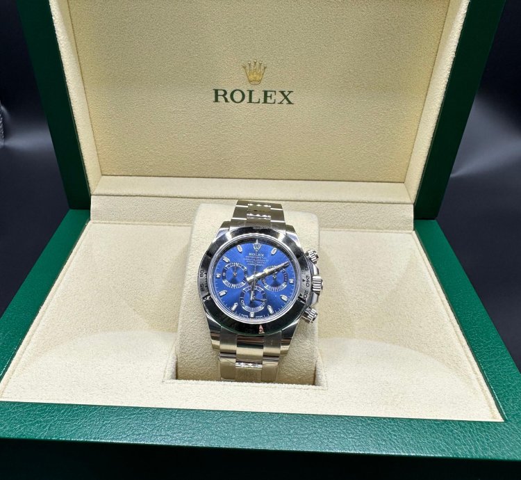 Rolex Daytona New Unworn Full Set