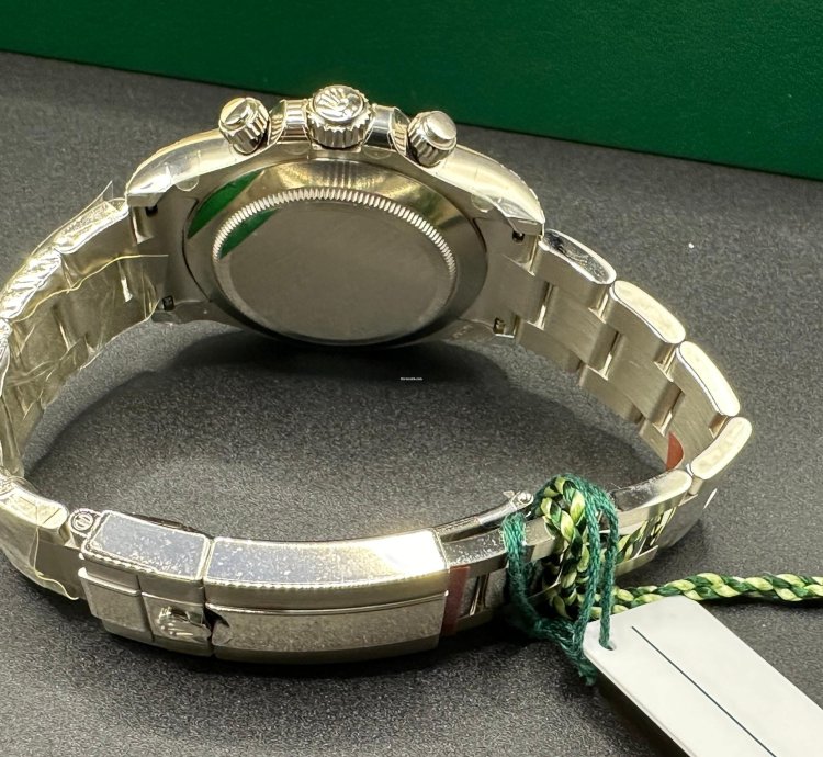 Rolex Daytona New Unworn Full Set