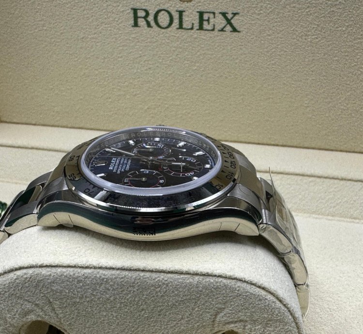 Rolex Daytona New Unworn Full Set