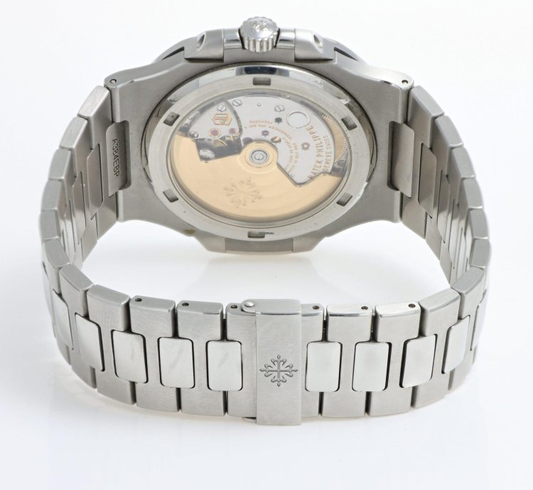 Patek Philippe Nautilus Ref 5711 1a-011 Steel White Dial Full Set Year 2014 Excellent Conditions