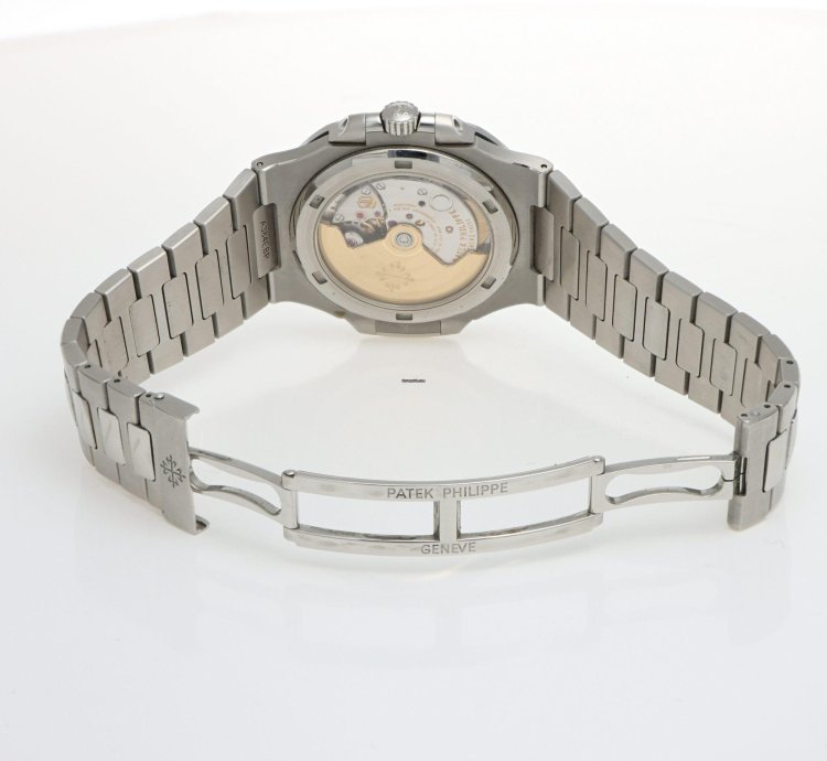 Patek Philippe Nautilus Ref 5711 1a-011 Steel White Dial Full Set Year 2014 Excellent Conditions