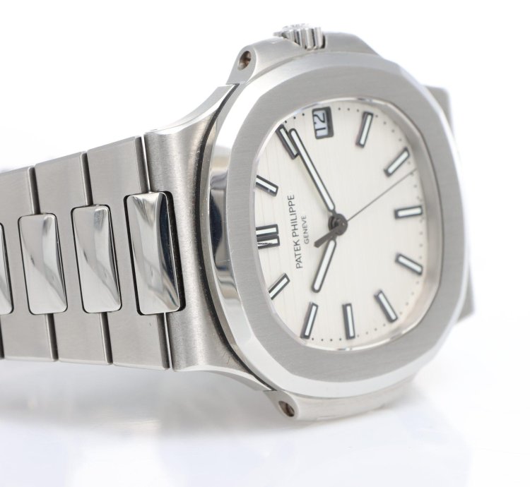 Patek Philippe Nautilus Ref 5711 1a-011 Steel White Dial Full Set Year 2014 Excellent Conditions