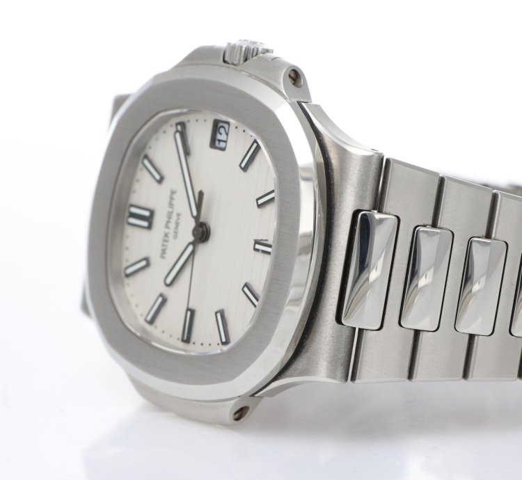 Patek Philippe Nautilus Ref 5711 1a-011 Steel White Dial Full Set Year 2014 Excellent Conditions