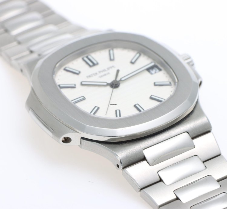 Patek Philippe Nautilus Ref 5711 1a-011 Steel White Dial Full Set Year 2014 Excellent Conditions