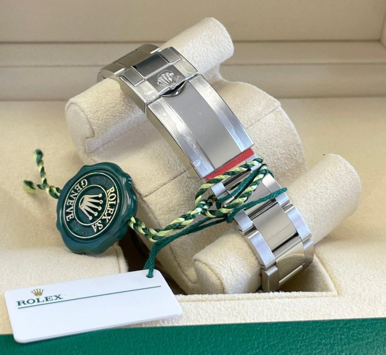 Rolex Daytona New Unworn Stickers Rolex Daytona Cosmograph 126500 Papers White Panda Watch Box