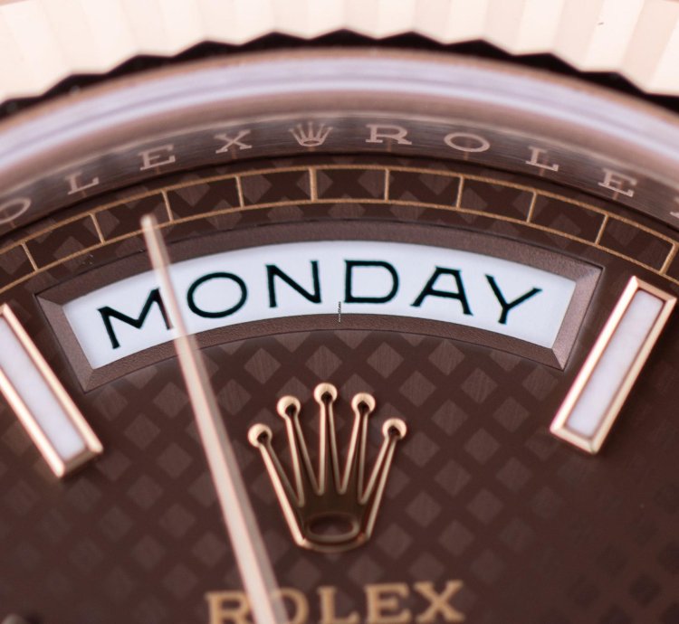 Rolex Day-date 40 Ref 228235 Chocolate Brown Motif Dial 18k Rose Gold 2019 Box And Papers
