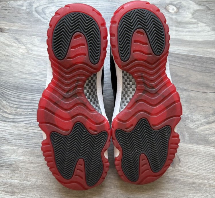 2012 Nike Air Jordan 11 Retro Bred