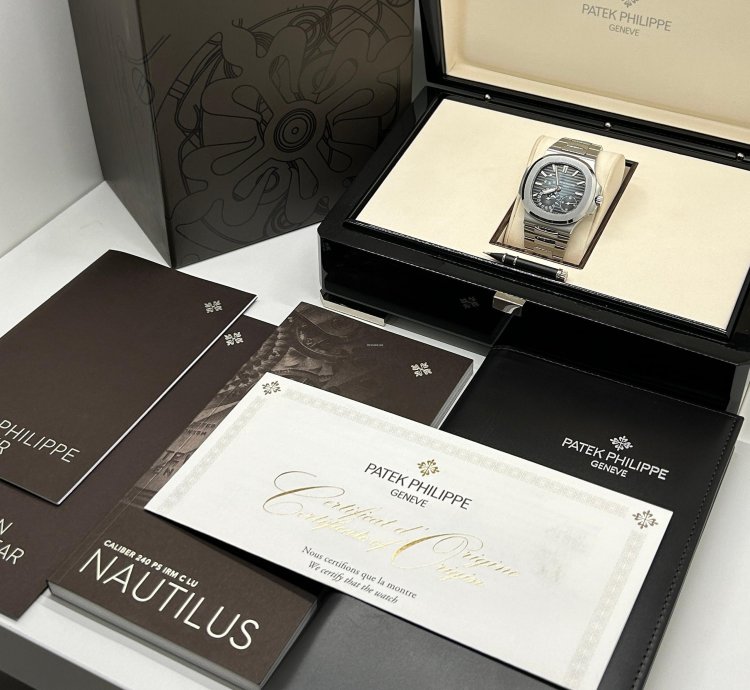 Patek Philippe Nautilus Ref 5712 1a-001 - Blue Dial - Unpolished - Year 2019