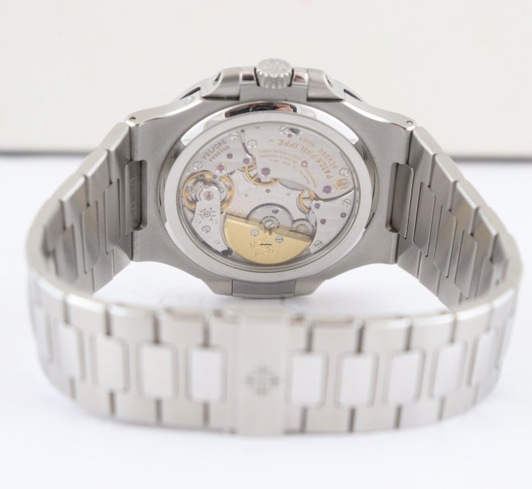 Patek Philippe Nautilus Ref 5712 1a-001 Super Full Set Excellent Conditions