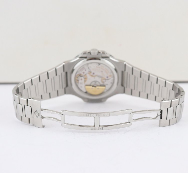 Patek Philippe Nautilus Ref 5712 1a-001 Super Full Set Excellent Conditions