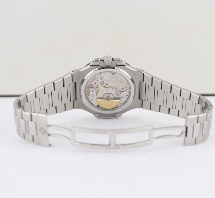 Patek Philippe Nautilus Ref 5712 1a-001 Super Full Set Excellent Conditions