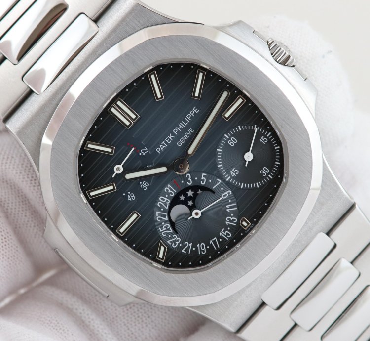 Patek Philippe Nautilus Ref 5712 1a-001 Super Full Set Excellent Conditions