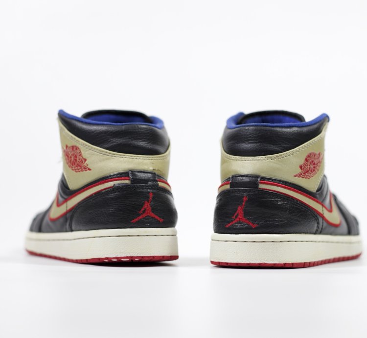 2013 Air Jordan 1 Mid Black Gold Red