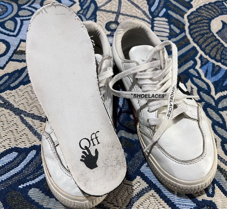 2013 Low Top Vulcanized Sneaker Off-white